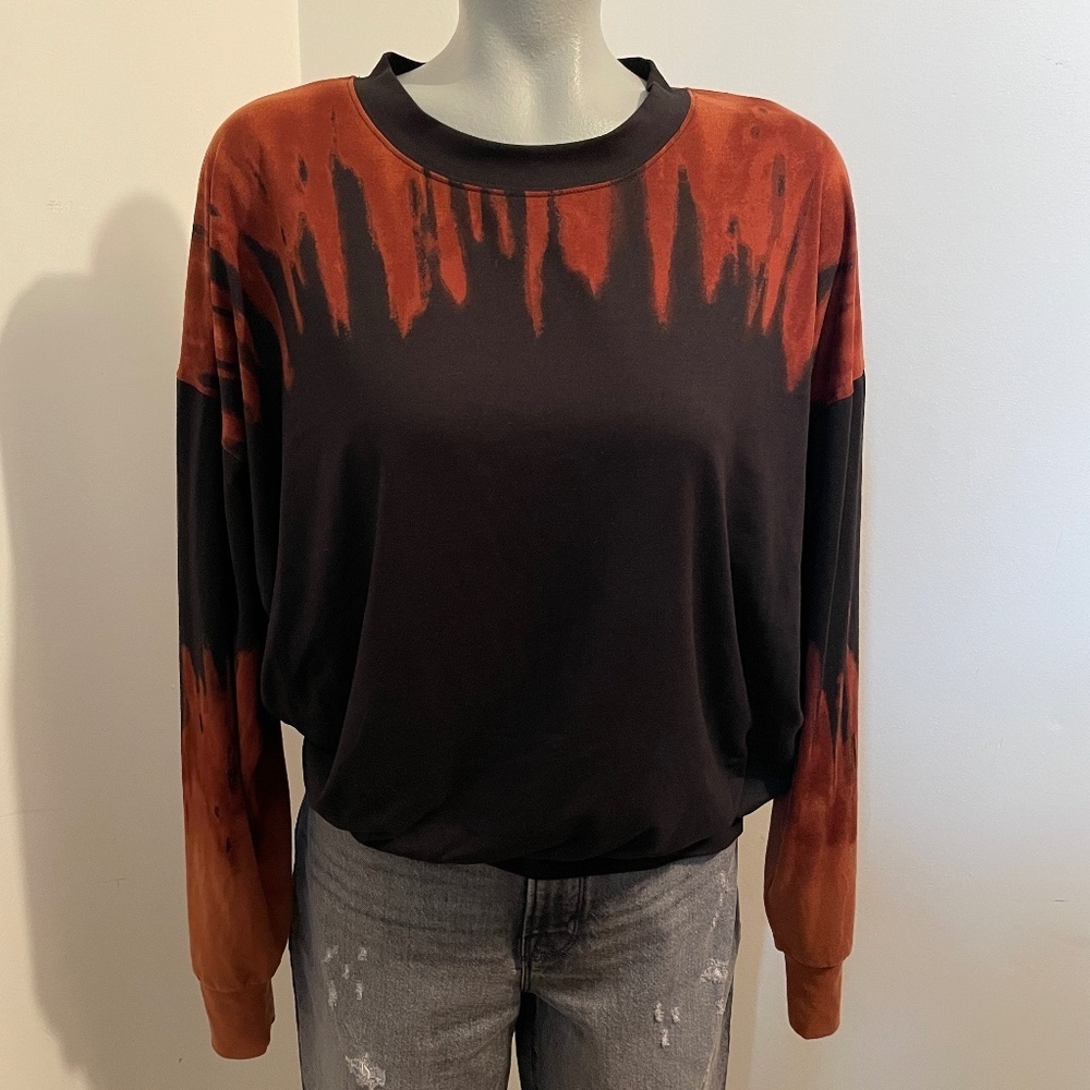 Peyton Jensen sweatshirt long sleeve banded hem ombre tie dye black orange small